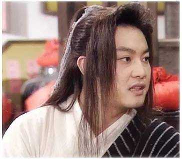 明星第一部戏长啥样?杨幂可爱炸了 刘烨像黑版诺一