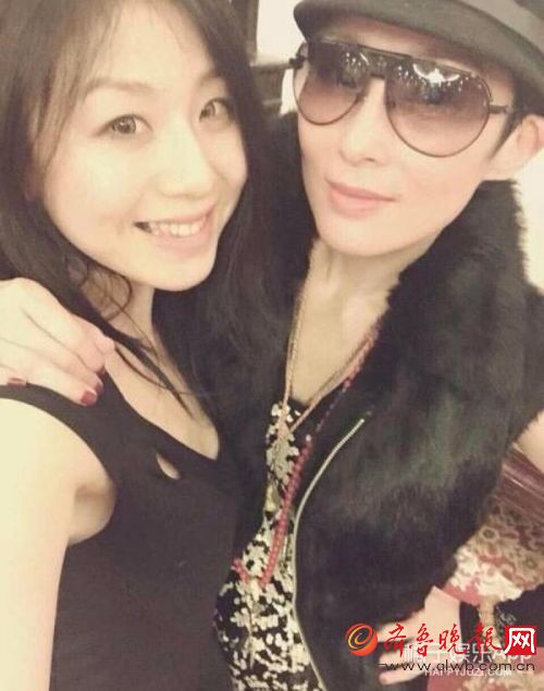 港片女神张敏近照曝光竟然开微博了 有没有觉得张天爱和她很像(图)