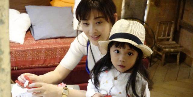 她与章子怡并称七朵金花 如今是婚姻幸福家庭美满且儿女双全
