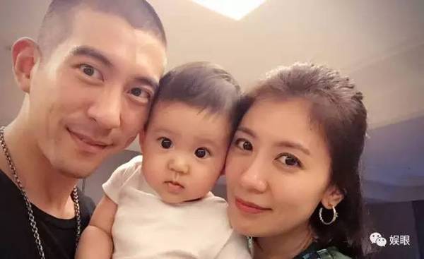 林心如生女取名“小海豚”赵薇祝福：还珠二代