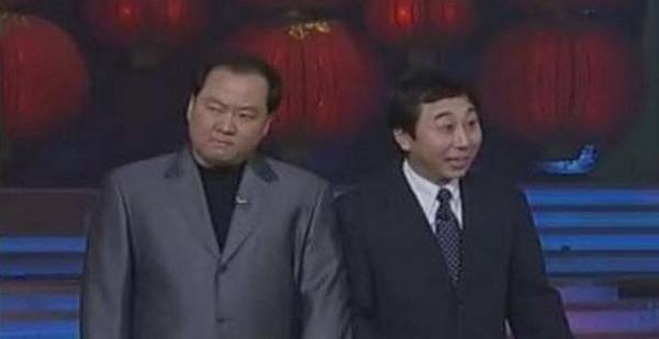 他靠春晚走红全国，赵薇给他配戏，50岁婚姻成谜