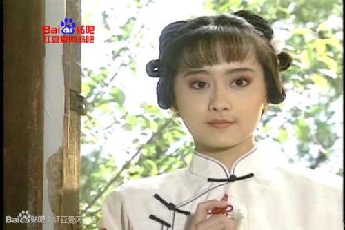 盘点众女星出道前清纯照 不像现在都整得差不多！