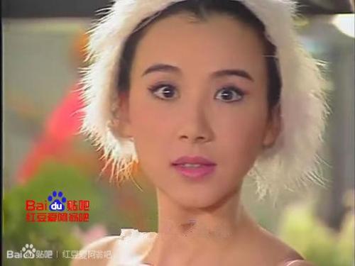 盘点众女星出道前清纯照 不像现在都整得差不多！