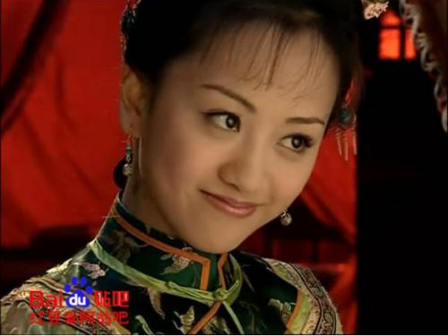 盘点众女星出道前清纯照 不像现在都整得差不多！