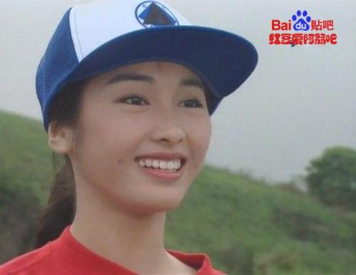 盘点众女星出道前清纯照 不像现在都整得差不多！