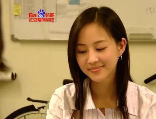 盘点众女星出道前清纯照 不像现在都整得差不多！