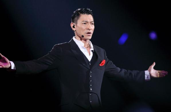 刘德华最理想妻子，成龙曾苦苦暗恋她，56岁美成这样