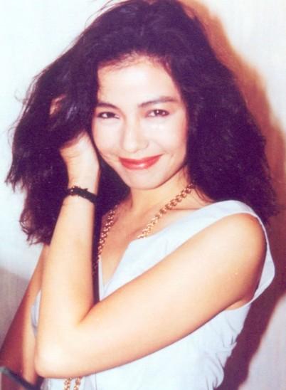 刘德华最理想妻子，成龙曾苦苦暗恋她，56岁美成这样