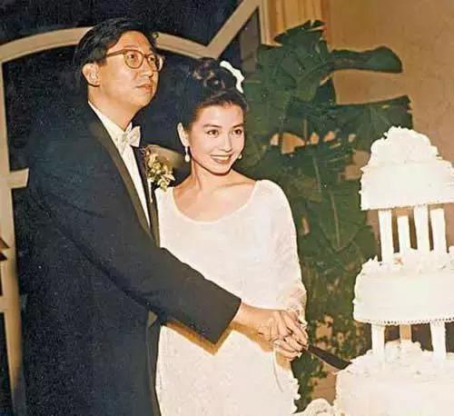 刘德华最理想妻子，成龙曾苦苦暗恋她，56岁美成这样