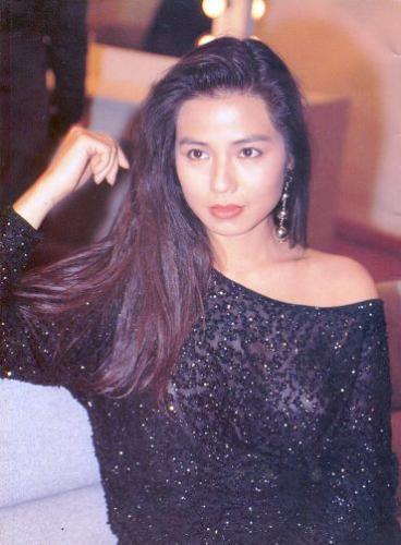 刘德华最理想妻子，成龙曾苦苦暗恋她，56岁美成这样