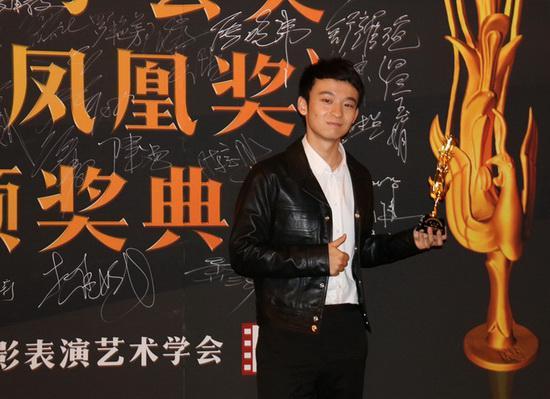 父亲是周星驰御用配角，这小伙不红才怪