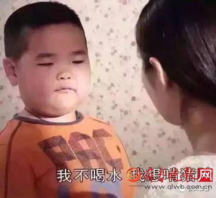比她放浪形骸的多了为啥崔雪莉放飞自我就有错？或许只是因为长得太清纯