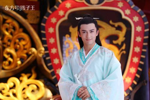 东华帝君与凤九是同学？演的第一个角色居然是娘炮！