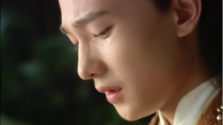 他17岁出道 杨幂赵丽颖杨洋都曾给他做配角 如今却变这样