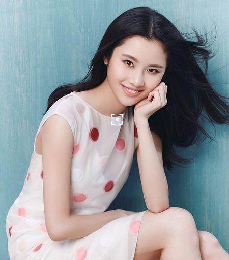 出道仅3年，是巩俐女儿何炅也捧她，如今却低调不红