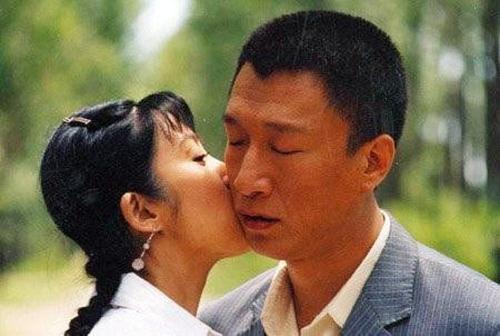 胡歌杨幂刘诗诗 当红明星荧幕初吻都给了谁？