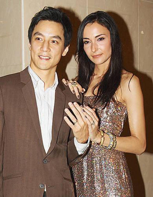 刘德华周润发吴彦祖 盘点娶了富家女的男星们