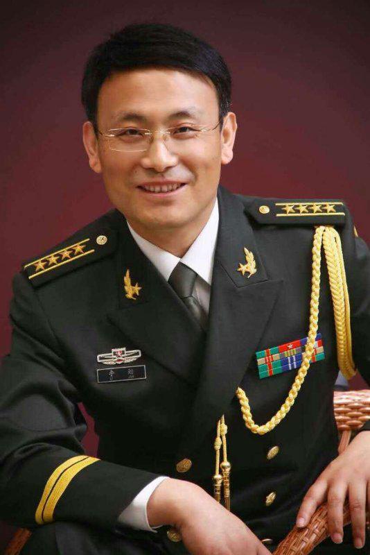 献礼崛起的中国，陆军放歌新时代《伟大梦想总会来临》