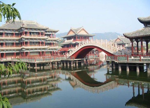 影视基地建造高烧不退 千座影视城八成亏损