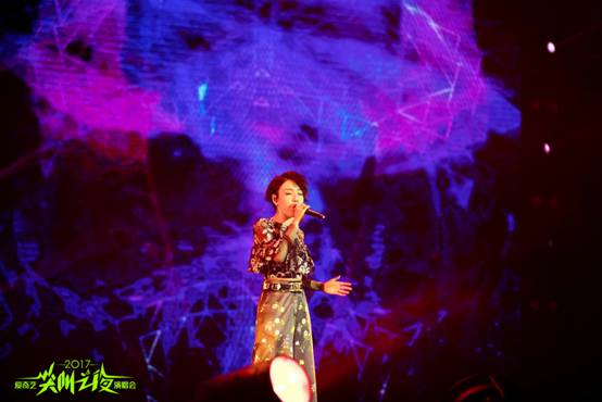 尖叫之夜迪玛希飙海豚音引全场大齐唱罗志祥脱衣现场撩粉丝