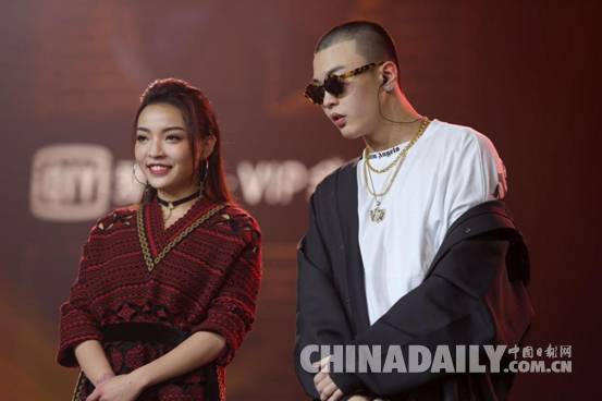 JonyJ、TT上演爱情表白，小白VaVa现场吃炒面！《中国有嘻哈》拉票会嗨爆全场
