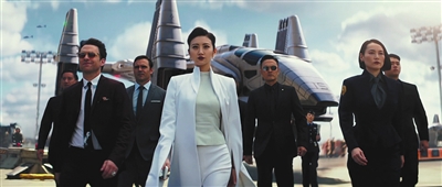 《环太平洋2》全面升级 机甲再度燃魂