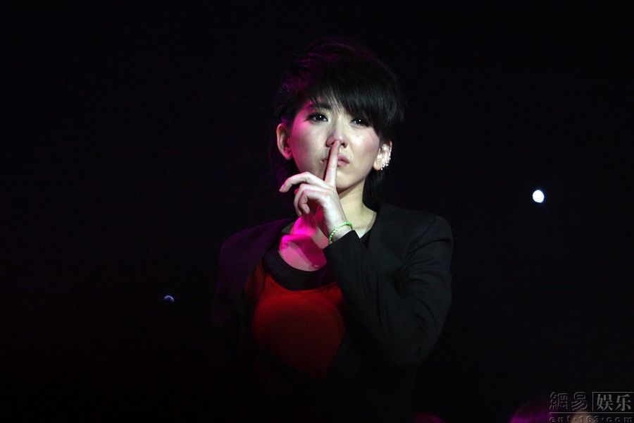 2011快女总决赛落幕 段林希爆冷夺冠