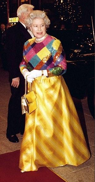 时尚九十年 女王衣橱那些令人过目难忘的华服