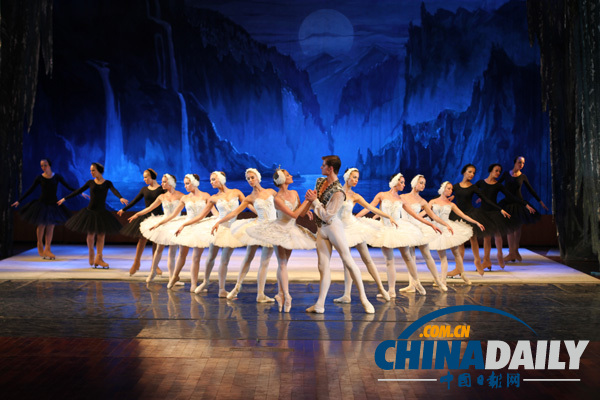 莫斯科芭蕾舞剧院《天鹅湖》 14岁以下儿童可半价观演