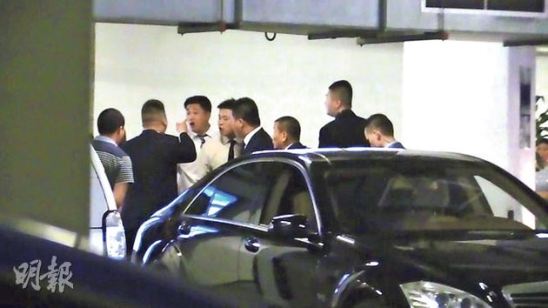 金秀贤司机与酒店保安互殴 警察到场调停