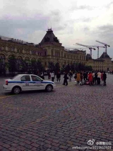 中国大妈莫斯科红场跳广场舞 引来警察