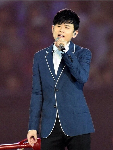 张杰代表中国男歌手 献唱青奥会主题歌