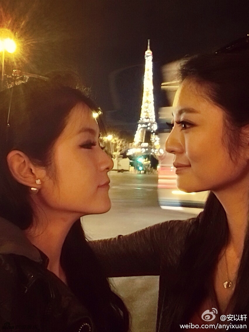 安以轩巴黎庆34岁生日 陈乔恩献吻寿星陈妍希乖巧出镜