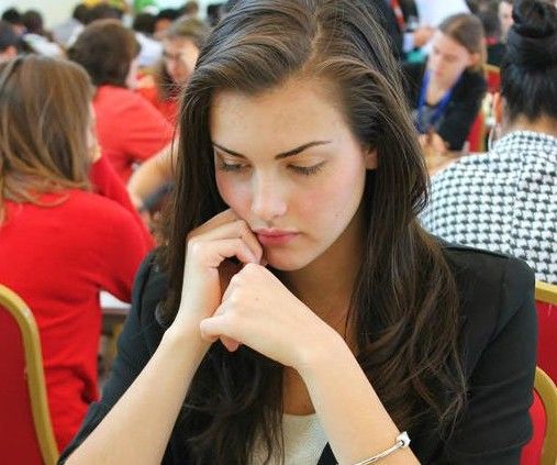 加拿大19岁国际象棋女神照片曝光