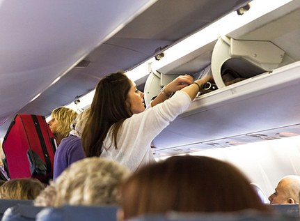 十个乘坐飞机时最招人讨厌的习惯 你中招了吗