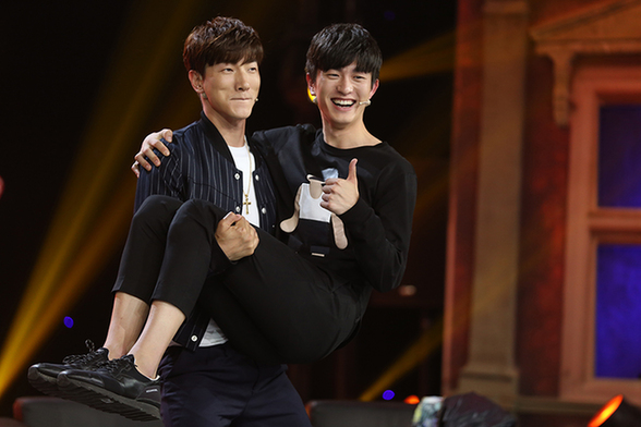 娜就这么说张亮金大川上演花式公主抱谢娜自爆外号谢半斤