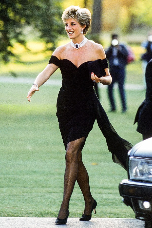 这14位明星对小黑裙的经典演绎 你最爱哪个？