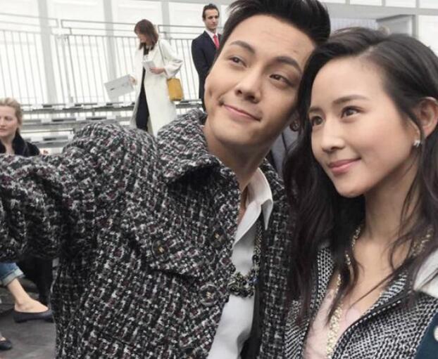 张钧甯陈伟霆秀场玩自拍,"酒窝cp"超养眼