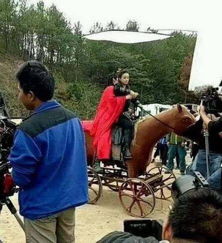 《楚乔传》赵丽颖的骑马戏原来是这样拍出来的！