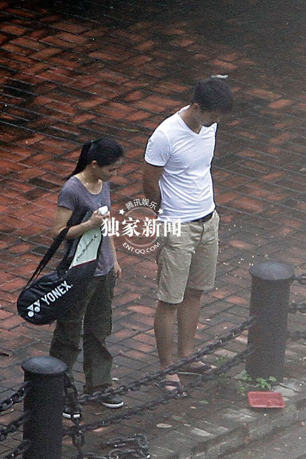 《一代宗师》片场曝光 章子怡哥哥温馨探班