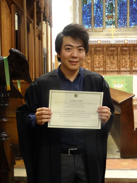 郎朗被授予牛津大学荣誉院士称号